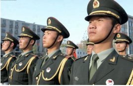 将军出门警卫几个？