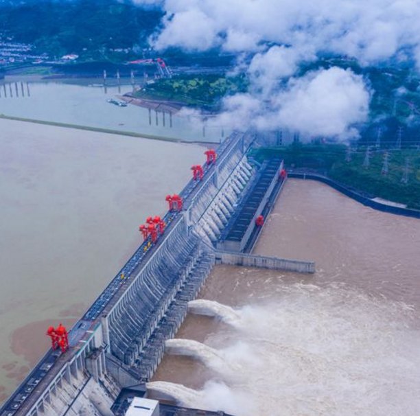 三峡大坝为什么开启三个泄洪孔?