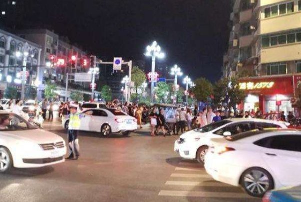 一家五口惨遭灭门嫌犯坠亡，嫌犯与被害人是什么关系？