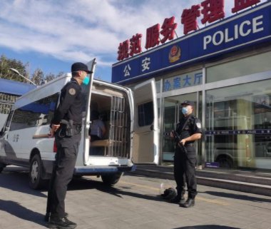 利用玉米地掩护聚众“赌博”，安徽8人被抓，警方是如何“一锅端”的？