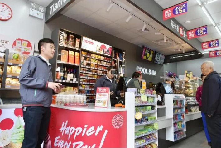 女生拉粑粑图片组词