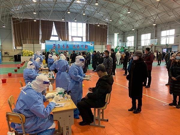 满洲里近百名师生相继确诊，此次疫情防控存在哪些纰漏？