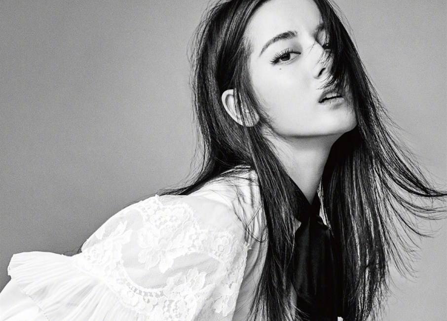 迪丽热巴朗诵《凉州词》，这首诗蕴含着怎样的情怀？