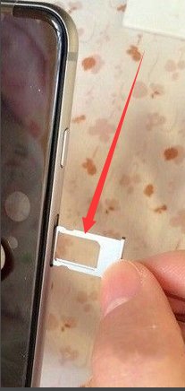 IPhone4S.手机如何装电话卡？