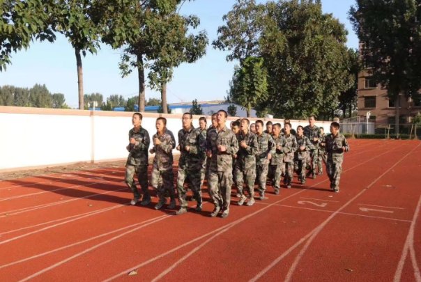 正规青少年特训学校费用是多少？