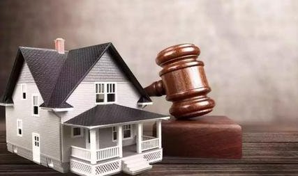 一男子买下6栋别墅20年后想起时已被房产公司转卖，对比你怎么看？