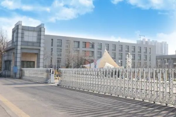 骆嘉昀是哪个高中的？