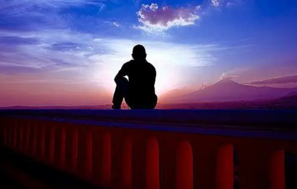 遐想 是什么意思