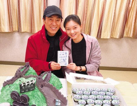 章子怡半夜和张艺谋在房间里聊剧本，陈婷进来直接给了他一巴掌，怎么回事？