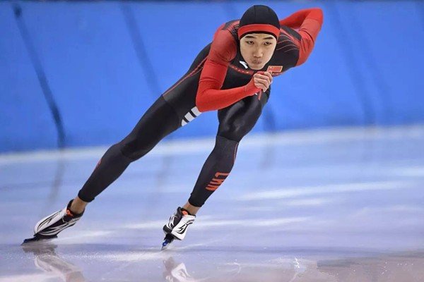 世界上首届男子速度滑冰锦标赛的时间是什么时候