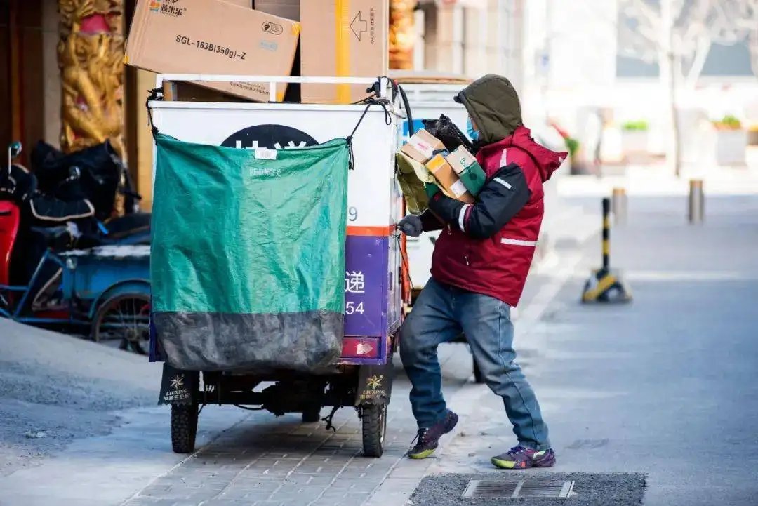 网友反映邮寄药物快递丢失，怀疑药物被“偷”，邮政对此作何回应？