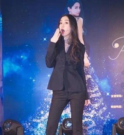 杨颖的生日出生地上海大办 “十年一刻”变身美少女战士