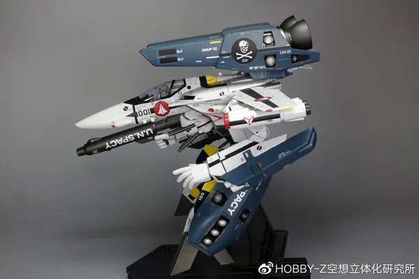 万代 DX超合金TV版VF-1S罗伊·福卡特别型