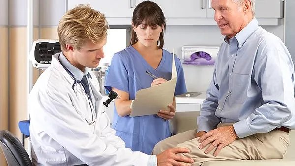 老年人腿抽筋是缺钙吗