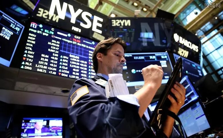 美国新冠肺炎确诊数超161万例 美股会再次大跌吗