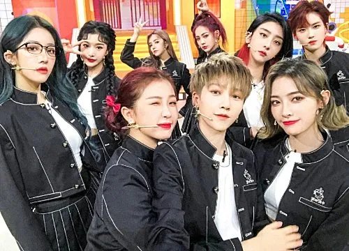 Lisa在线求THE9演唱会门票，她们的演唱会门票真的很难买吗？