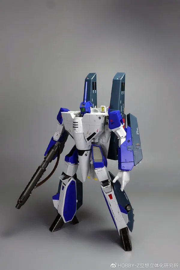 万代 DX超合金TV版VF-1S罗伊·福卡特别型