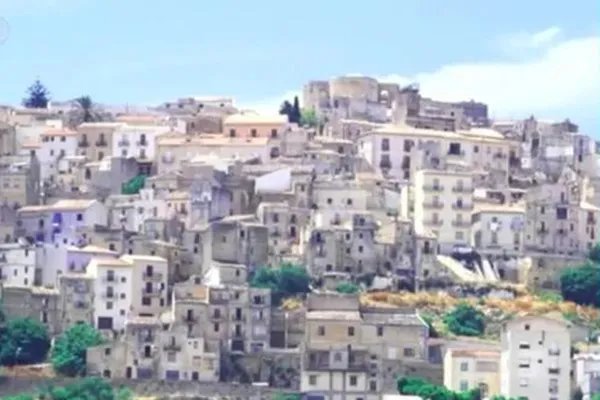 意大利将以7.8元出售房屋，我们普通人可以申请购买吗？