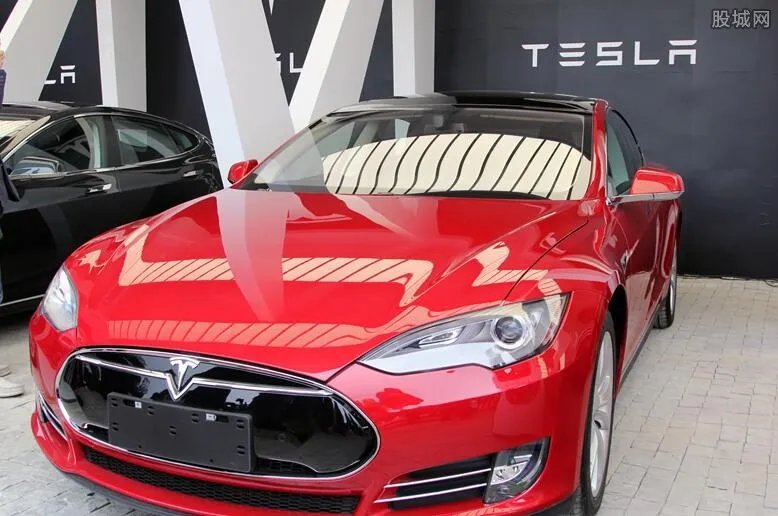 特斯拉召回近8000辆汽车 有什么安全问题？