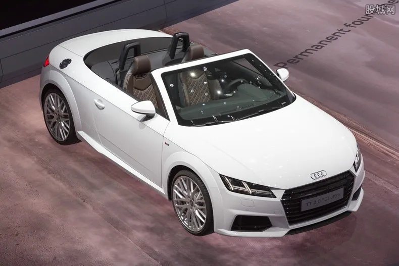 大爷拿13元钱买车 12.98万车误写12.98元