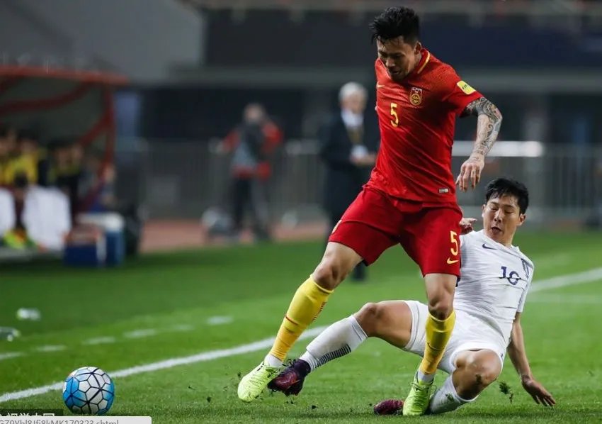 世预赛国足战韩国的最终比分怎么样？