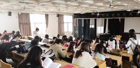 老太摆射击摊因非法持有枪支罪获刑,你怎么看?