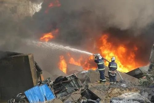 马来西亚吉隆坡一家具厂发生火灾事故，事故原因是什么？