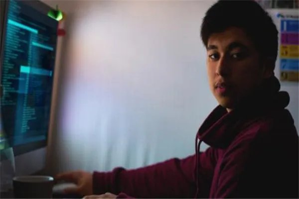 如何看待“男子打游戏花光妻子攒下的15万”这件事？