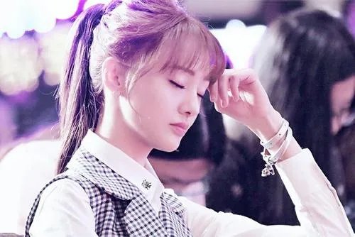 郑爽自曝收到前商务团队律师函,真要告她还是虚张声势?