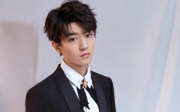 王俊凯英文新歌是什么？有什么故事吗？