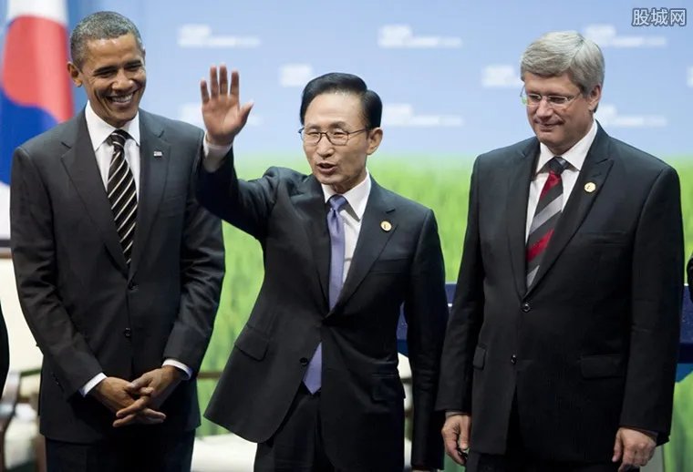 李明博财产冻结 涉贿金额共计111亿韩元