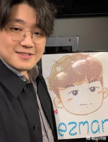 RNG主教练孙大永深夜发文致歉，“仅六个字，令所有粉丝都慌了”，他会离开吗？