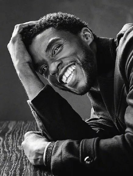 《黑豹》男主查德维克·博斯曼曾拿自己的片酬贴补女演员：这是你应得的