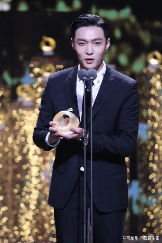 张艺兴为什么遭排挤