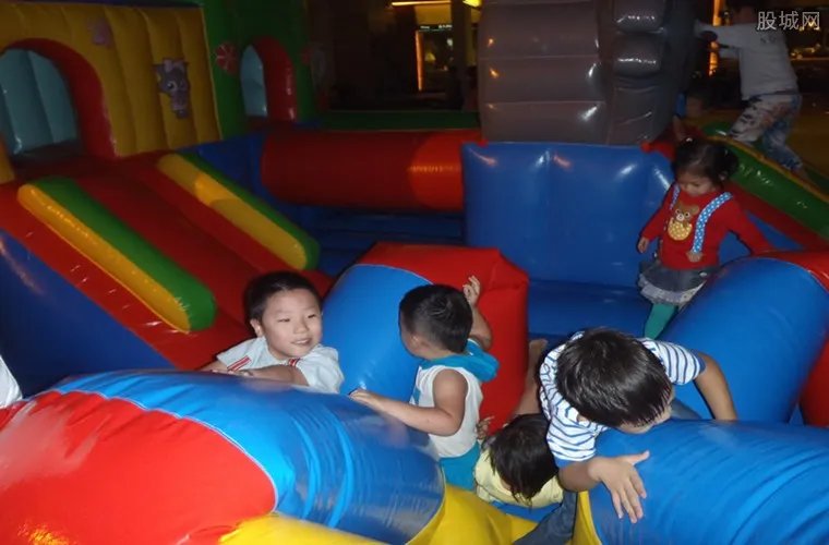 花费万元补情商 高额学费仍有家长为此买单