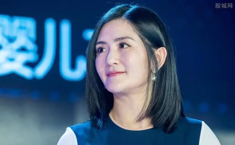 谢娜冷脸张馨予 网友直呼是故意的吧