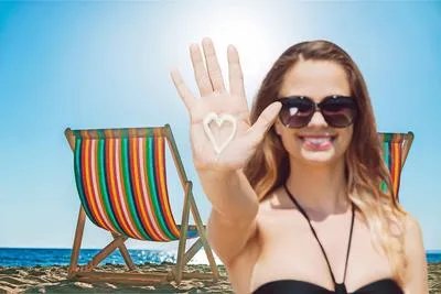 脸上的晒斑如何消除 脸上晒斑的四个消除方法要清楚