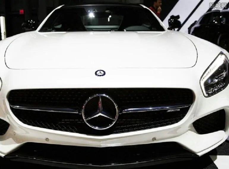 奔驰车主回应质疑 行车记录迟迟不肯公布的原因是什么