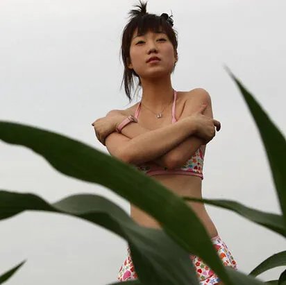 张筱雨人体艺术摄影引上亿热搜  称拍写真从未后悔