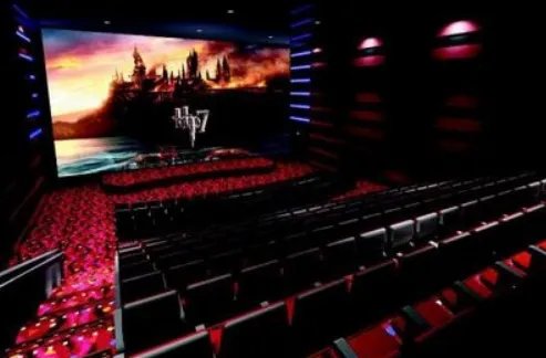 影院老板砸花木兰宣传板,是真心的发愤还是另有目的?