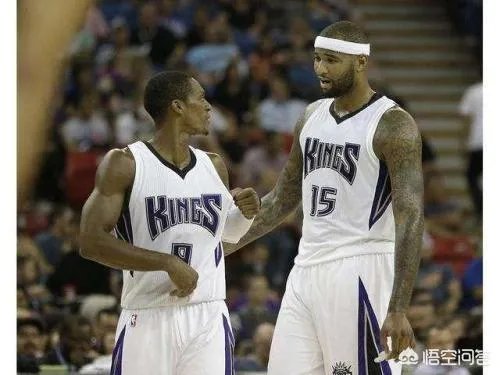 湖人VS开拓者,如何评价比赛还没结束,隆多放弃防守和场边妹子聊天的行为?