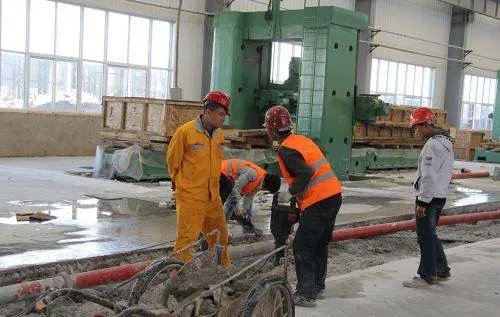 打地坪是什么意思？？