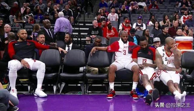 火箭在下一盘大棋，塔克因脚踝伤病退出美国男篮训练营，对此你怎么看？