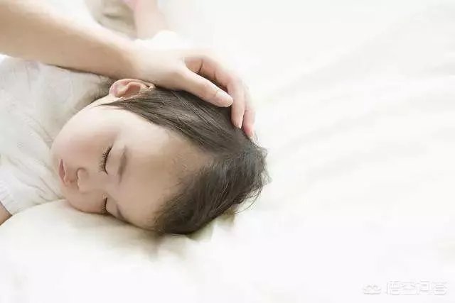 怎样教会孩子独立睡觉？