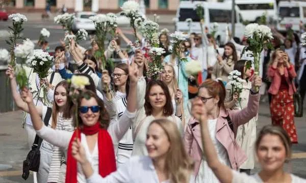 禁止女性出国的国家，美女已泛滥成灾，有点恨嫁吗？