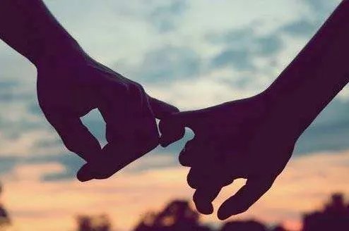 男朋友很吝啬买什么都要AA制，我要和他分手吗？