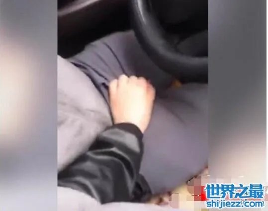 盘点那些真实的野战门事件,这些照片父母看了会怎样