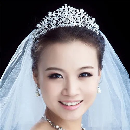 婚纱头饰图片欣赏 新娘头饰如何选择