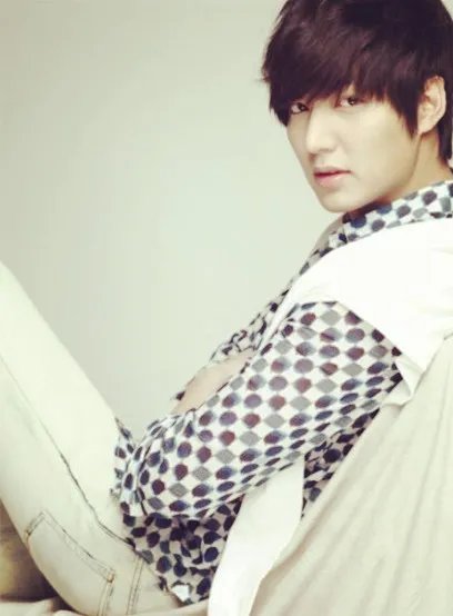 男神李敏镐身高多少  张泉灵吐槽李敏镐腿长