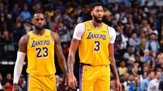 对于浓眉击掌被无视,网友有何评价?